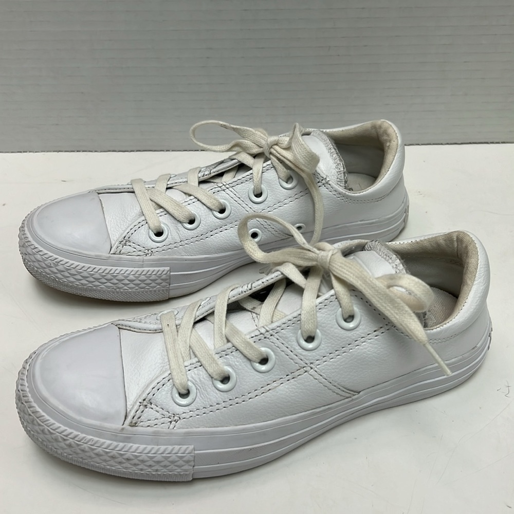 Converse All-Star Women’s White Leather Sneakers Size 5